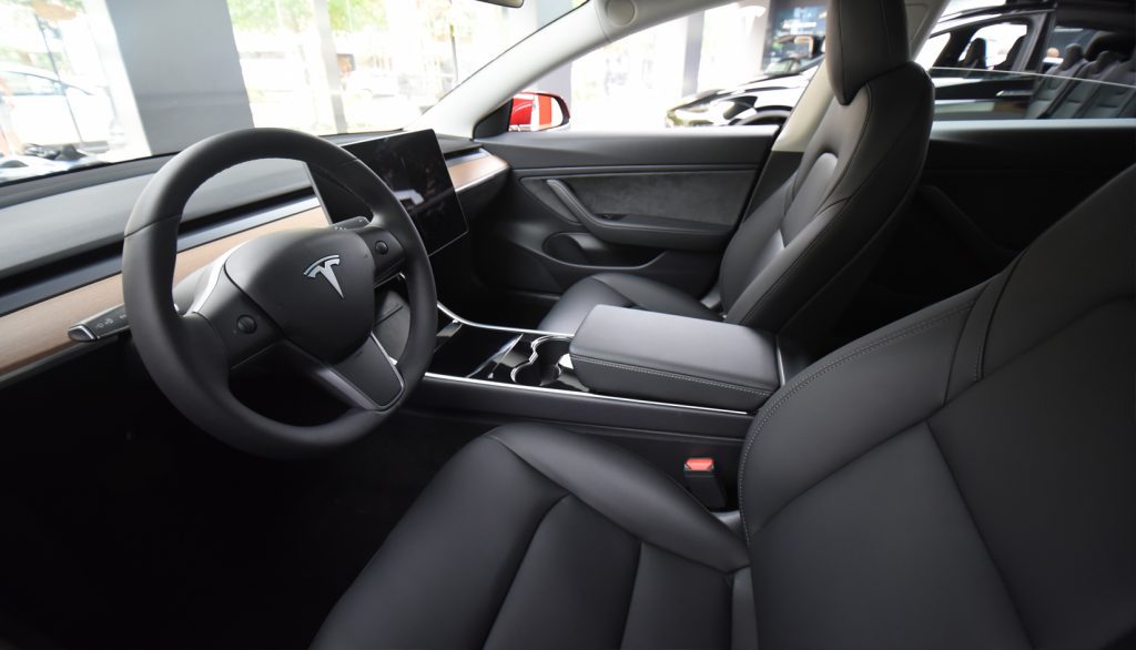 Tesla Model 3 Noleggio con un click