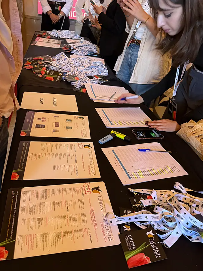 Tulipani Seta Nera Cineasti Giovani Serie TV